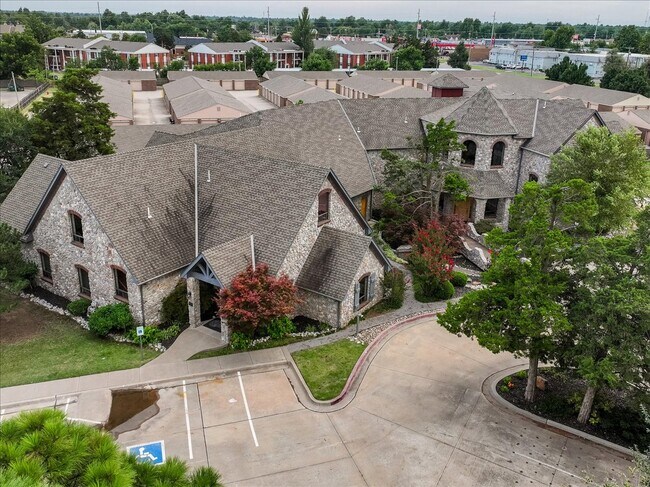 Plus de détails pour 4242 N Meridian Ave, Oklahoma City, OK - Bureau à vendre