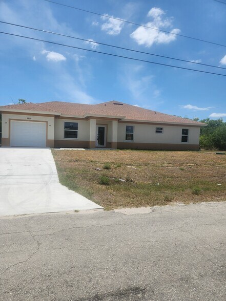 1101-1103 Harold Ave S, Lehigh Acres, FL for sale - Building Photo - Image 2 of 2