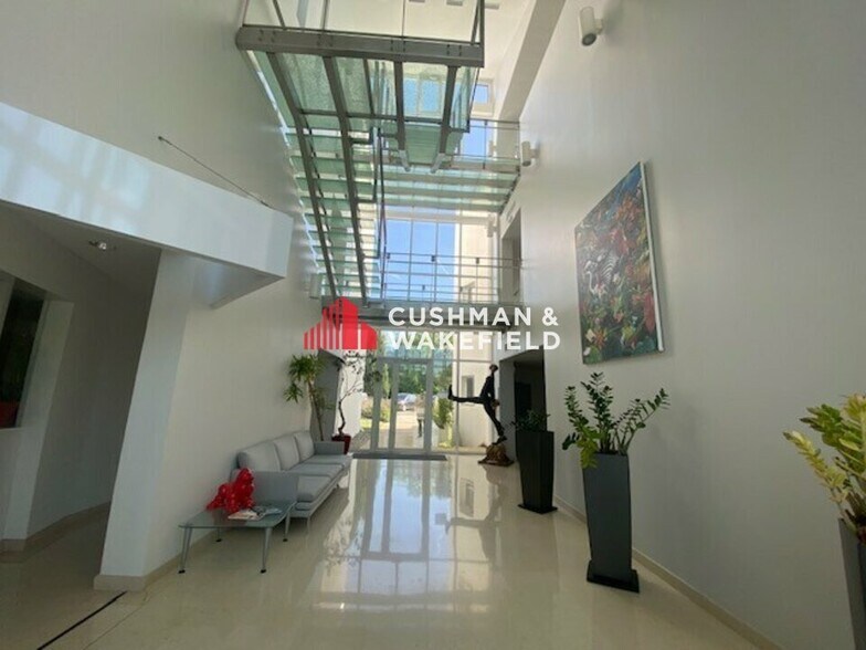 109 Rue De L'Innovation, Labège for sale - Interior Photo - Image 2 of 12
