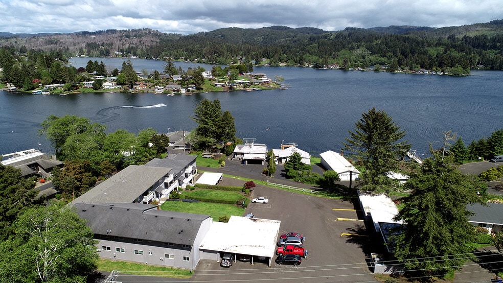 3456 NE West Devil's Lake Rd, Lincoln City, OR for sale - Building Photo - Image 2 of 9