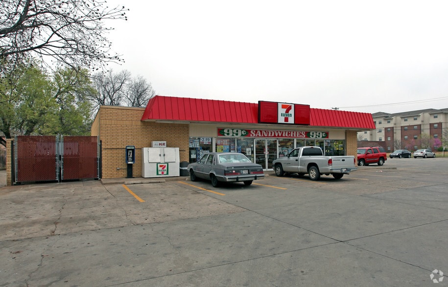 325 E Ayers St, Edmond, OK for lease - Building Photo - Image 2 of 2