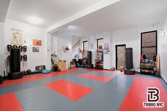 Plus de détails pour 2032 Second Ave, New York, NY - Commerce de détail à louer