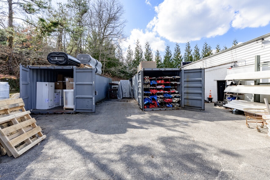1090 W Jericho Tpke, Commack, NY for sale - Building Photo - Image 3 of 15