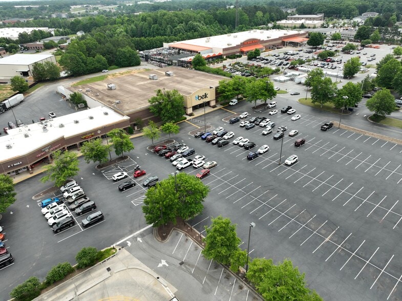 665 Fairview Rd, Simpsonville, SC for lease - Building Photo - Image 3 of 8