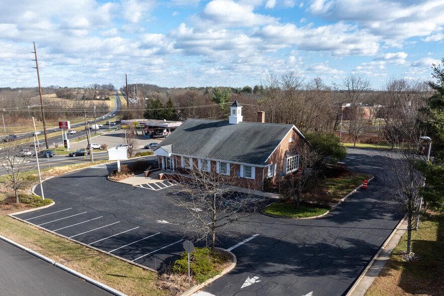 40 Broad st, Three Bridges, NJ à vendre - Photo principale - Image 1 de 4