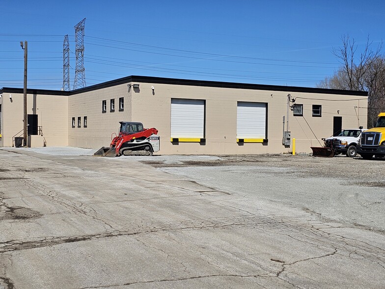 2000 Dolton Rd, Calumet City, IL for sale - Building Photo - Image 3 of 11