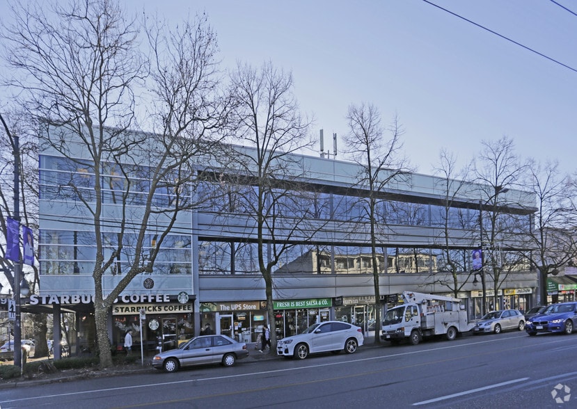 2902-2918 Broadway W, Vancouver, BC à louer - Photo du bâtiment - Image 3 de 12