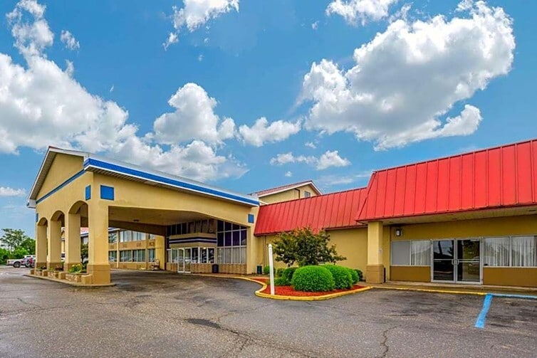 87 Jenkins Ln, Triadelphia, WV for sale - Building Photo - Image 1 of 8