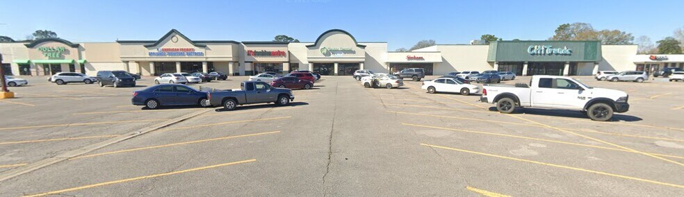 2001 NW Evangeline Trwy, Lafayette, LA à louer - Photo du bâtiment - Image 1 de 14
