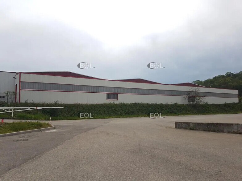 Flex dans Chaponost à louer - Photo du bâtiment - Image 2 de 9