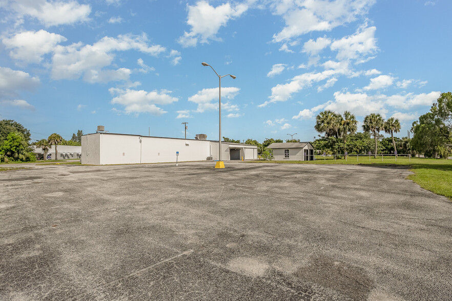 211 Nieman Ave, Melbourne, FL à louer - Photo du b timent - Image 3 de 37