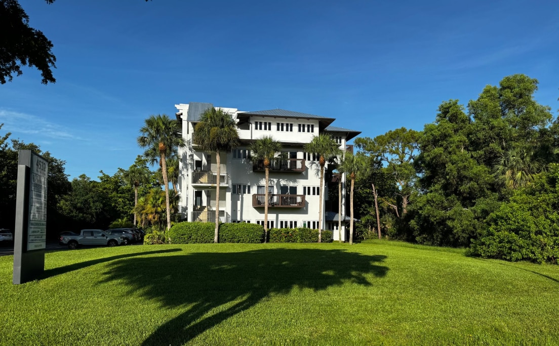 4532 Tamiami Trl E, Naples, FL for lease Primary Photo- Image 1 of 10