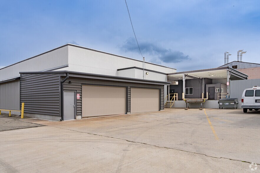 555 1st St, Exeter, CA à louer - Photo principale - Image 1 de 24