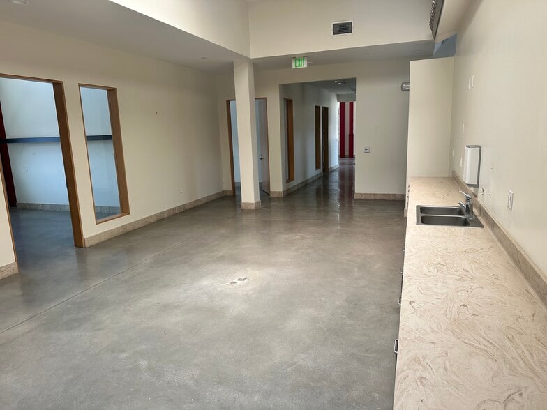 8228 Whittier Blvd, Pico Rivera, CA à louer - Photo intérieure - Image 3 de 9