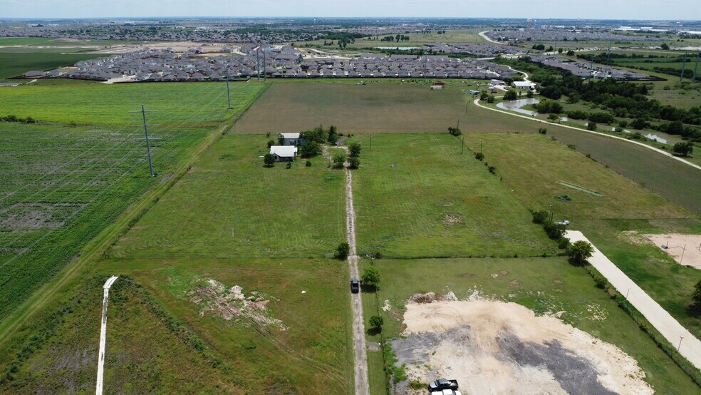 5460 County Road 100, Hutto, TX à vendre - Photo du bâtiment - Image 3 de 12