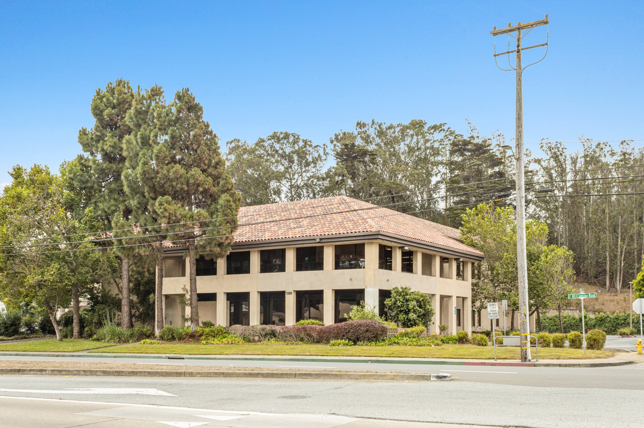 1300 El Camino Real, Colma, CA à vendre Photo du bâtiment- Image 1 de 1