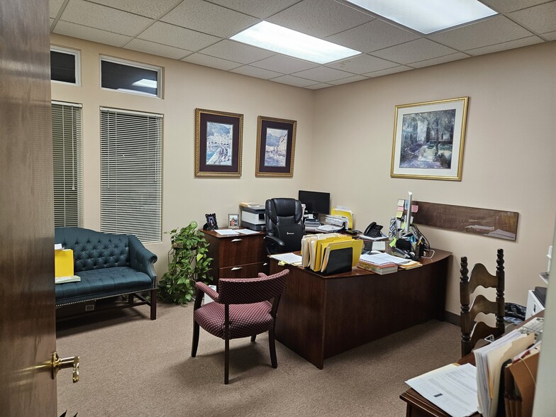 2273 NJ-33, Hamilton Township, NJ for sale - Building Photo - Image 2 of 9