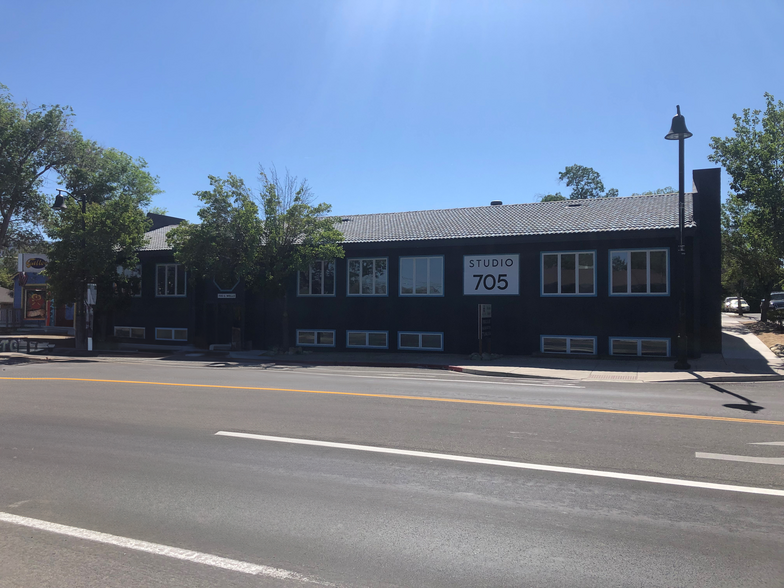 705 S Wells Ave, Reno, NV for lease - Building Photo - Image 1 of 7