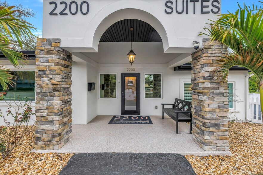 2200 49th St N, Saint Petersburg, FL à vendre - Photo du bâtiment - Image 3 de 28