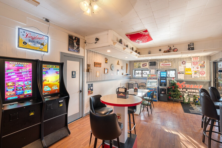 143 Stark St, Randolph, WI à vendre - Photo du bâtiment - Image 3 de 9