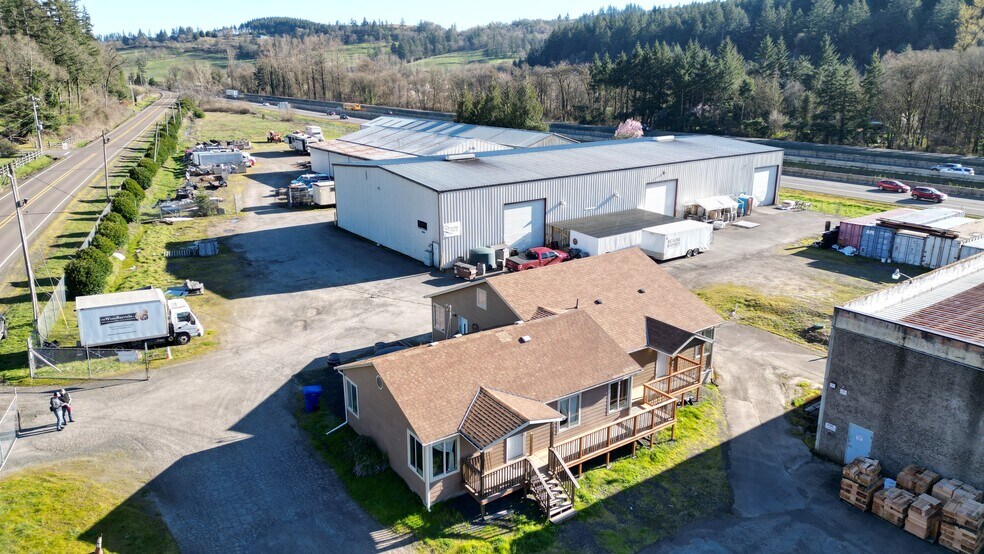 10466 Sunnyside Rd SE, Jefferson, OR à louer - Photo du bâtiment - Image 2 de 8