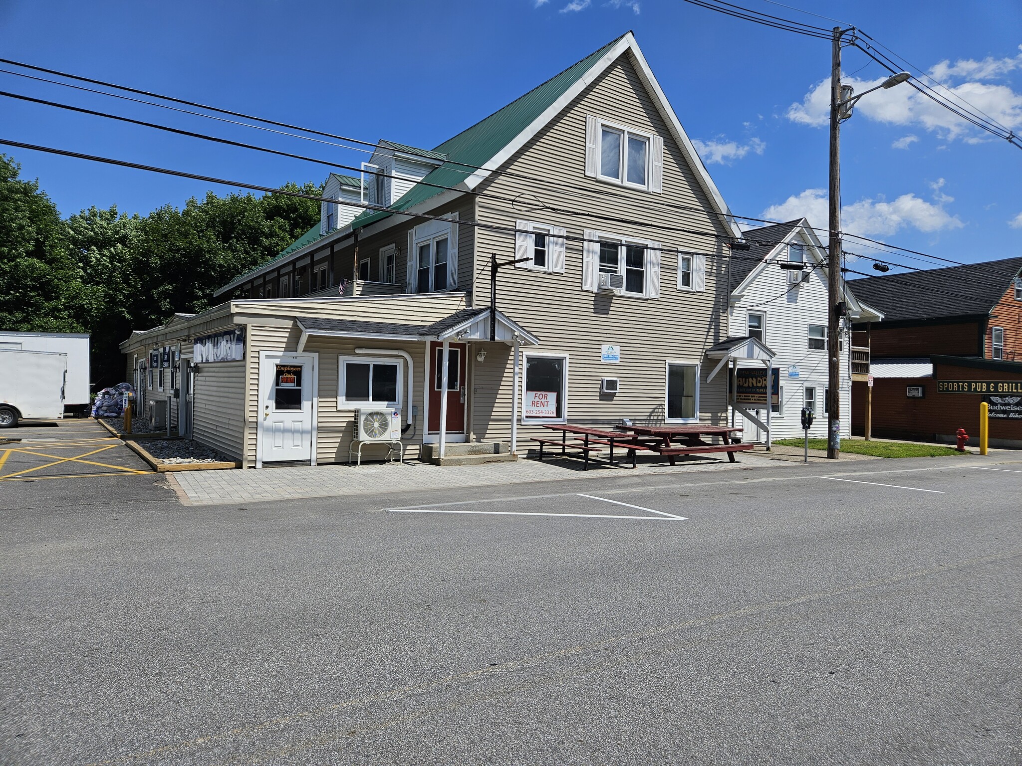 25 Main St, Plymouth, NH à louer Photo du bâtiment- Image 1 de 22