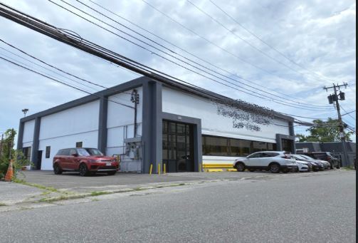 More details for 26-32 Bond St, Westbury, NY - Industrial for Sale