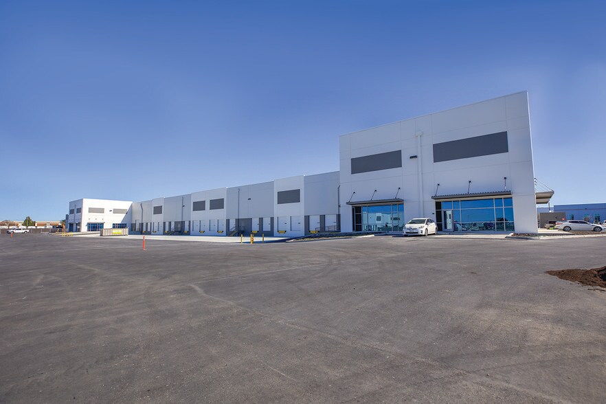 1619 Boeing Way, Stockton, CA à louer - Photo du bâtiment - Image 2 de 6