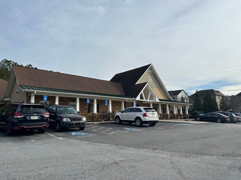 8013 Majors Rd, Cumming, GA à vendre - Photo du bâtiment - Image 2 de 17