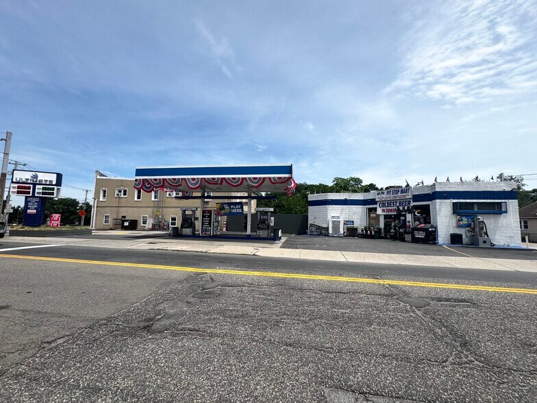 270 W Main St, Patchogue, NY à vendre - Photo du bâtiment - Image 3 de 22