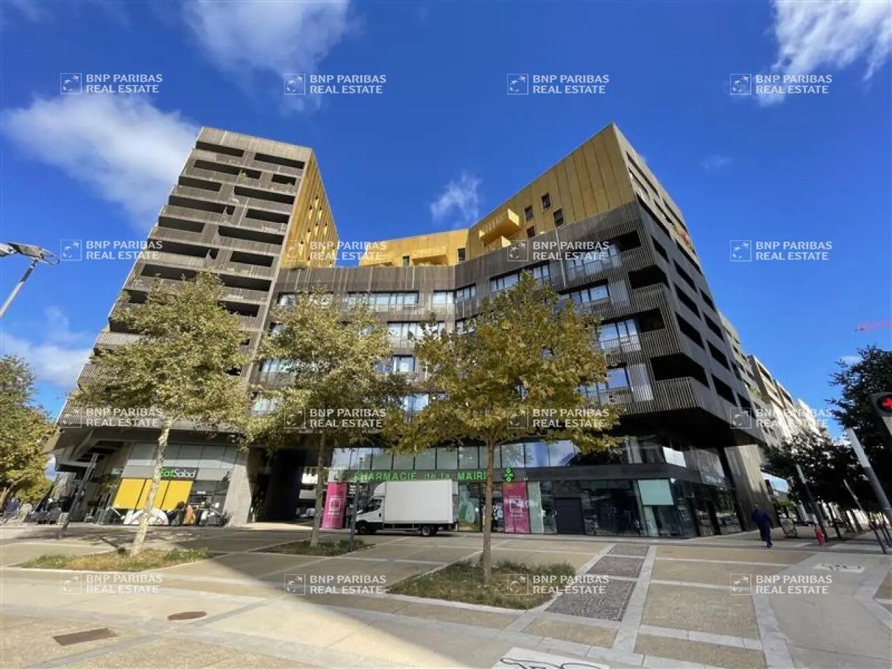 Retail in Montpellier for lease Primary Photo- Image 1 of 18