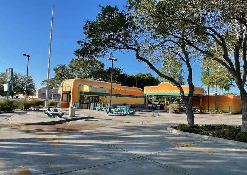 26145 U.S. Highway 19 N, Clearwater, FL for lease - Building Photo - Image 3 of 7