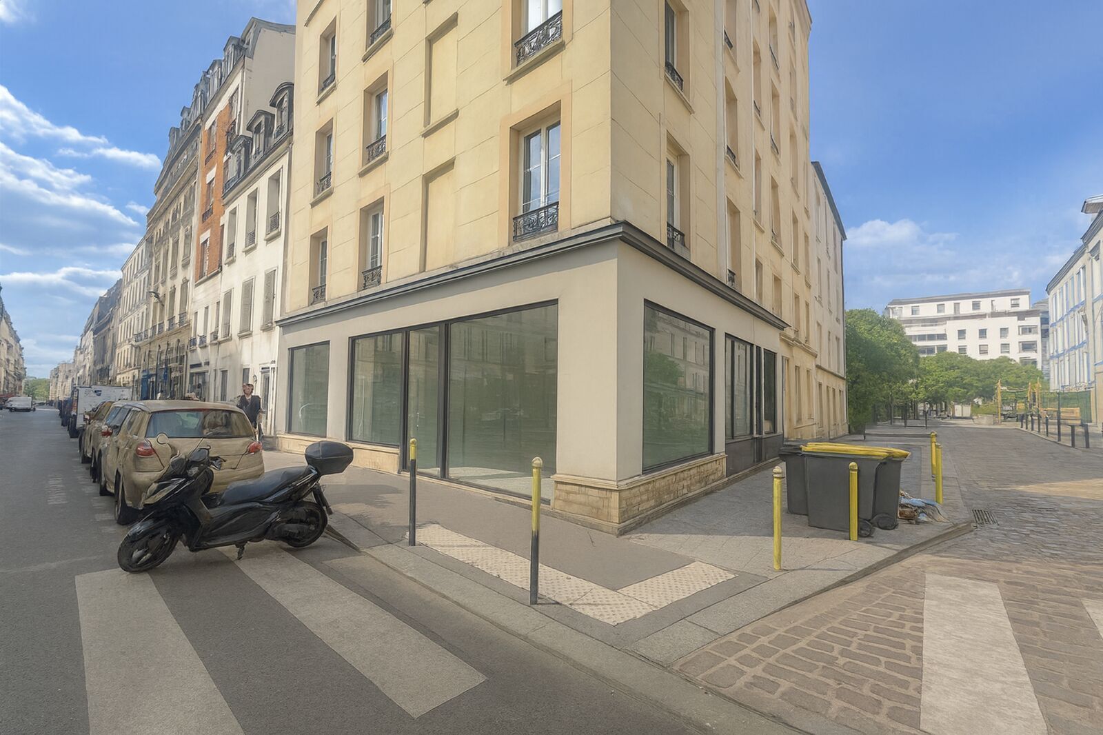 Commerce de détail dans Paris à vendre Photo du bâtiment- Image 1 de 12