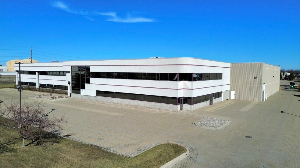 40800 Enterprise Dr, Sterling Heights, MI à louer - Photo du bâtiment - Image 1 de 3