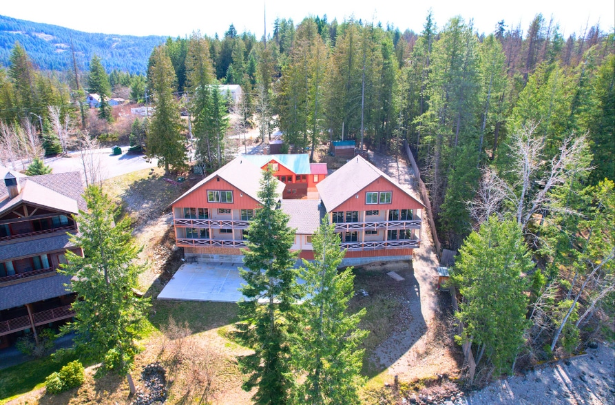 The Lodge at Sandpoint portfolio of 2 properties for sale on LoopNet.ca - Primary Photo - Image 2 of 7