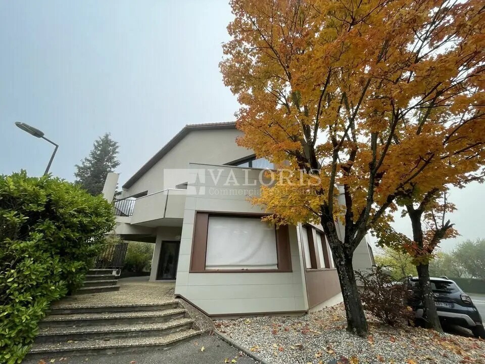 Office in Dardilly for sale Building Photo- Image 1 of 11