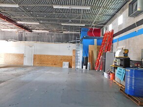5145 Commercial Dr, Melbourne, FL for lease Interior Photo- Image 2 of 33