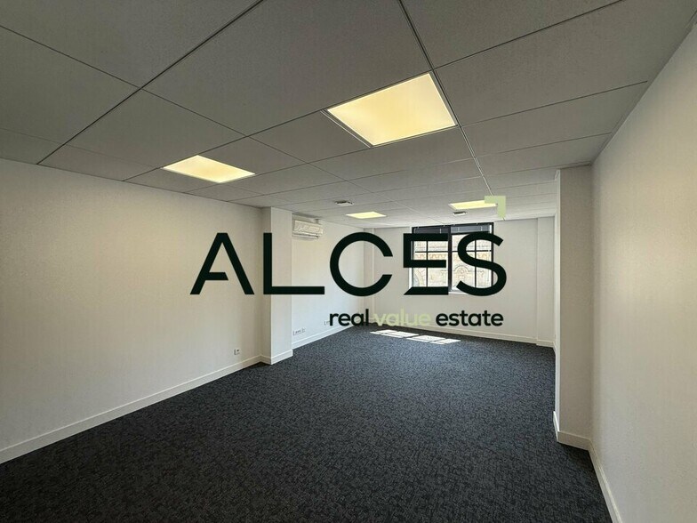 Office in Le Bouscat for lease - Interior Photo - Image 2 of 7
