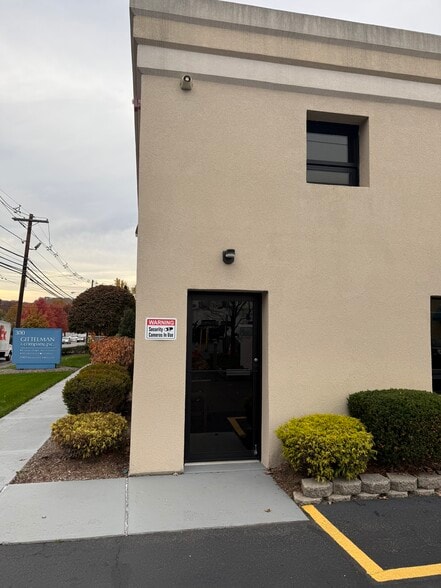 300 Colfax Ave, Clifton, NJ for lease - Building Photo - Image 3 of 8