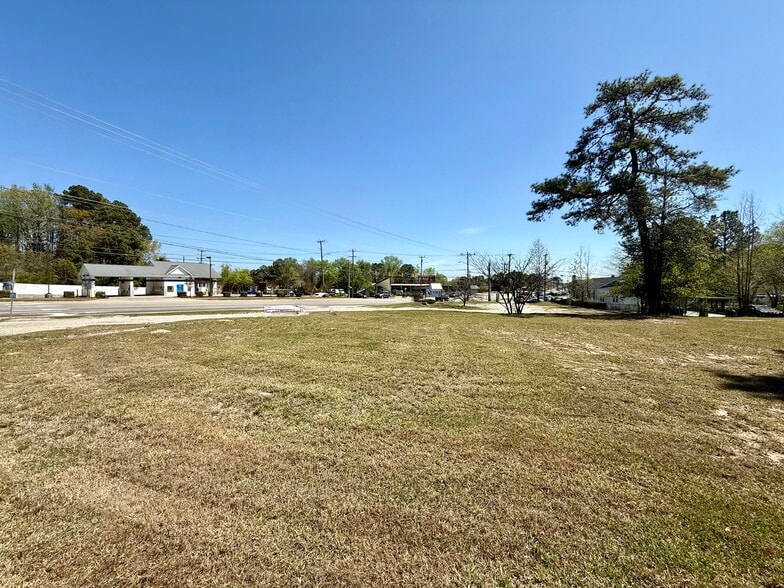 1021 Bragg Blvd, Fayetteville, NC à vendre - Photo du bâtiment - Image 1 de 6