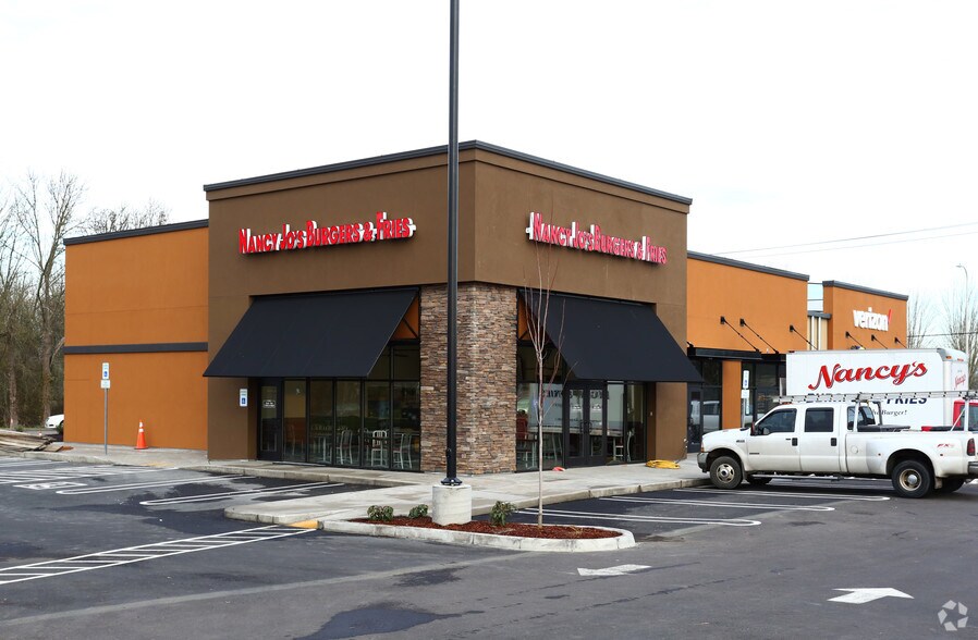 105 N Arney Rd, Woodburn, OR à vendre - Photo du bâtiment - Image 2 de 9