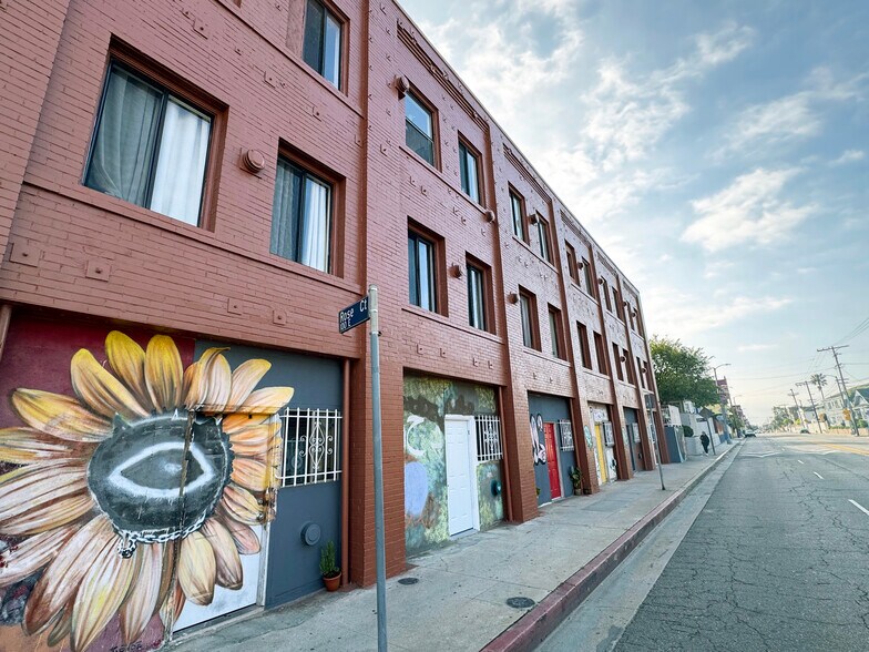 101 Dudley Ave, Venice, CA à vendre - Photo du bâtiment - Image 3 de 16
