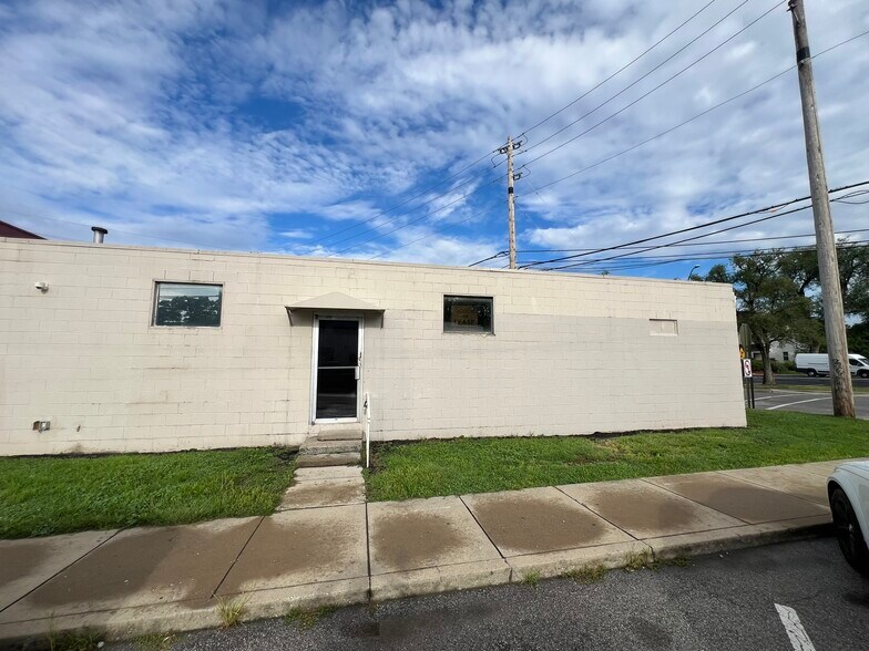 1024 S Shelby St, Indianapolis, IN à vendre - Photo du bâtiment - Image 3 de 10
