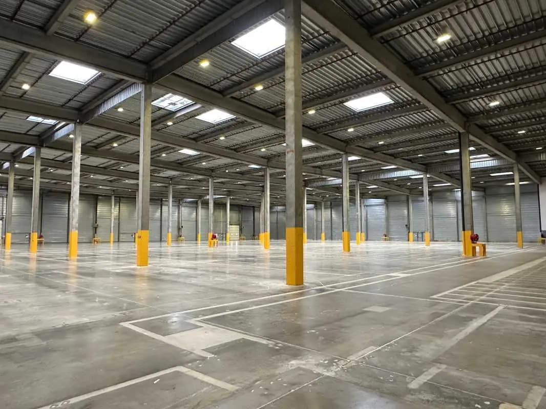 Office in Saint-Quentin-Fallavier for lease Interior Photo- Image 1 of 7