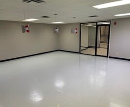 1428 W Henry St, Indianapolis, IN for lease Interior Photo- Image 2 of 6