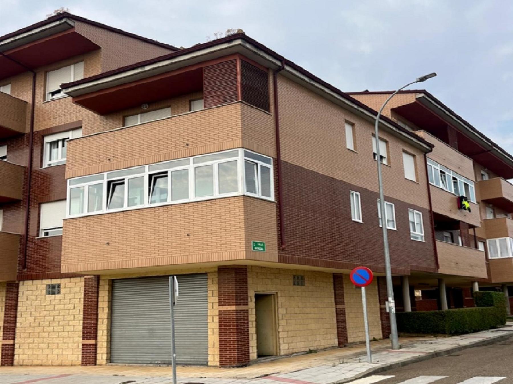 Retail in Villaquilambre, León for sale Building Photo- Image 1 of 5