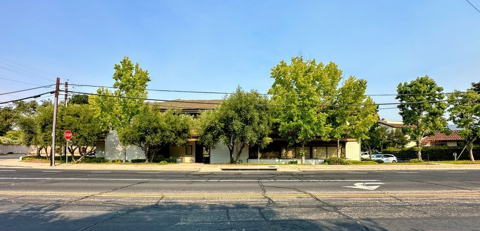 684-690 Alamo Pintado Rd, Solvang, CA for lease - Building Photo - Image 3 of 5