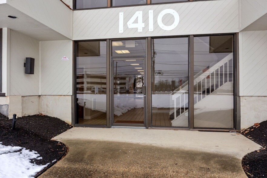 1410 Hooper Ave, Toms River, NJ for lease - Building Photo - Image 3 of 17