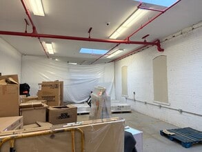 90 W Sanford Blvd, Mount Vernon, NY for lease Interior Photo- Image 2 of 9