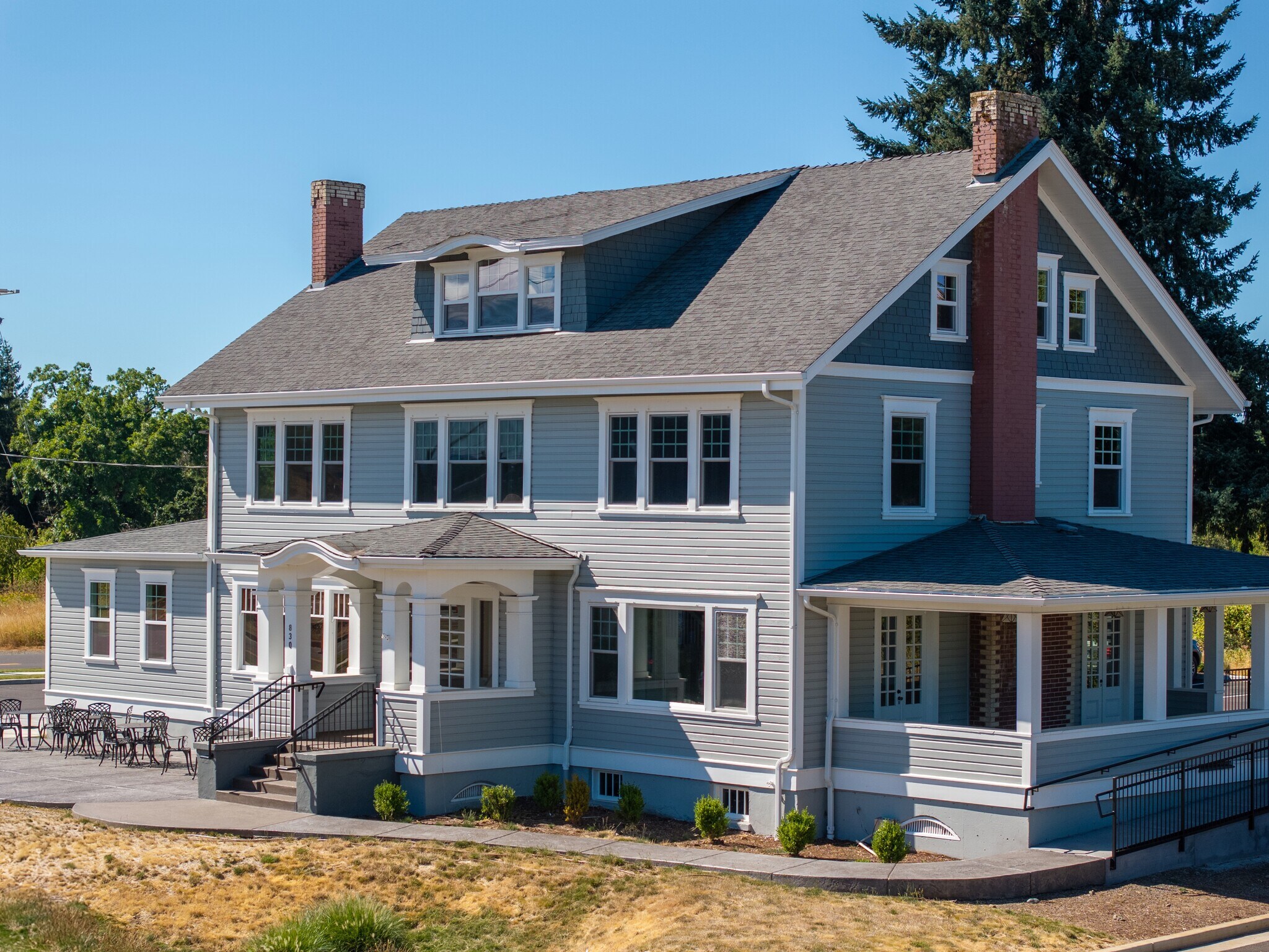 830 E Ellendale Ave, Dallas, OR à vendre Photo du bâtiment- Image 1 de 1